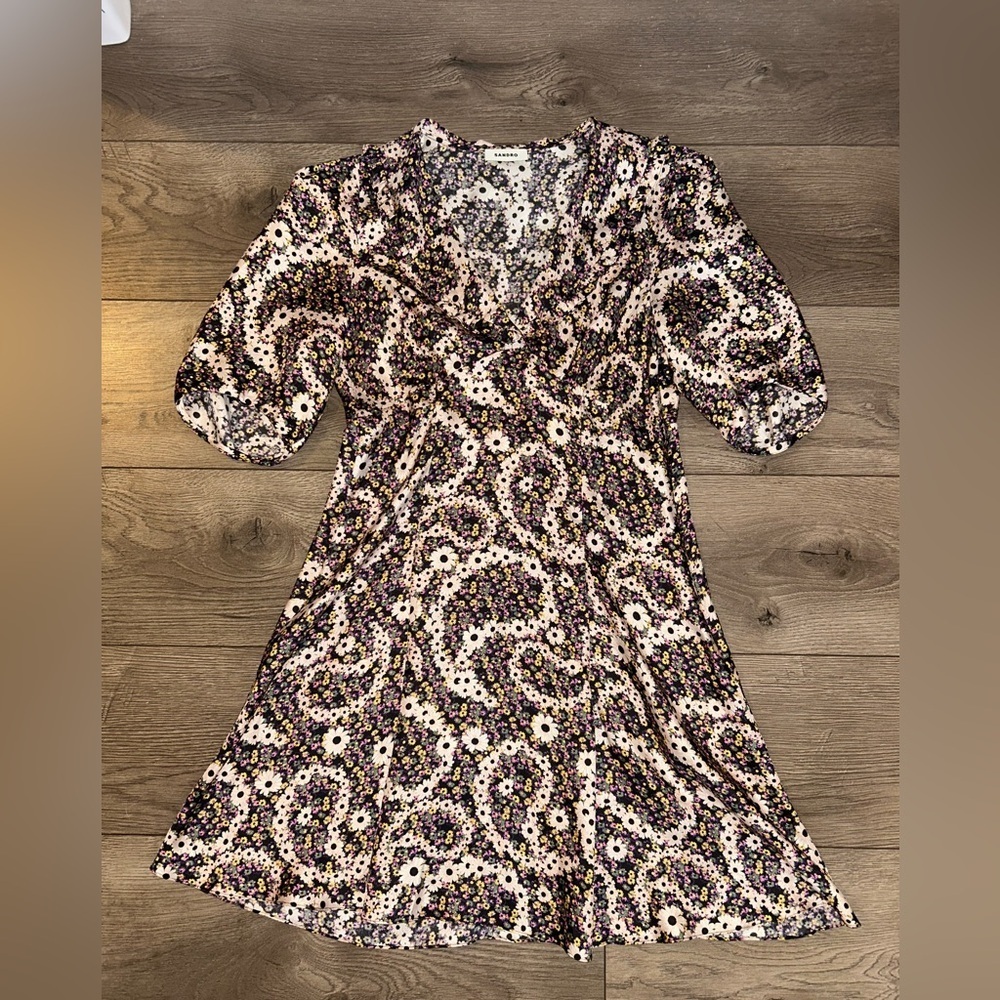 NWT SANDRO 100% Silk V-Neck Dress Size 38 (US 6) - Picture 5 of 13